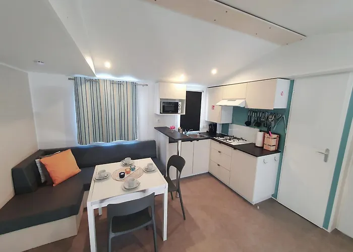 Semesterbostad Campingland Ostsee - Mobilheim A1seestern